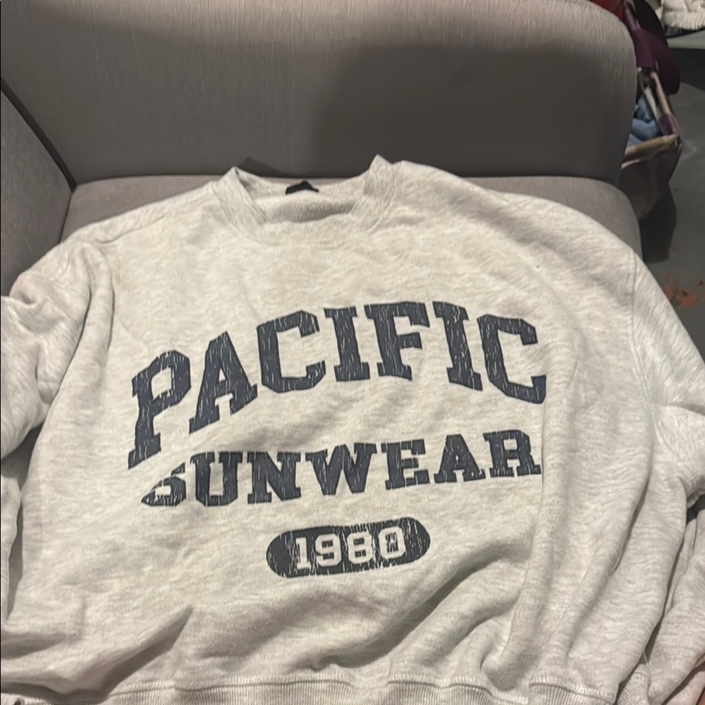 Pacific Sunwear Light Gray oversized Crewneck Sweater size small women’s